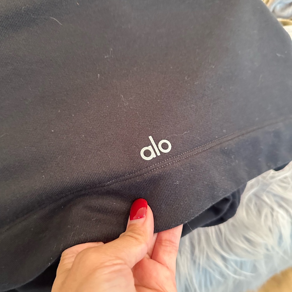 Alo Yoga Bae Hoodie- cropped - Picture 4 of 5
